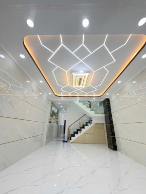 nhà đẹp sát mt đường gần chợ 76m2