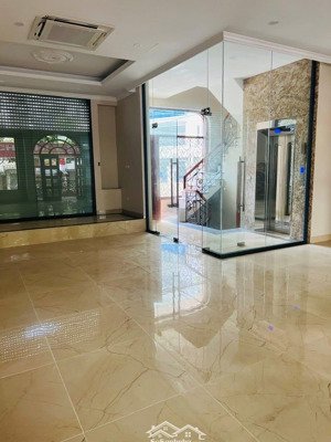 cho thuê nhà mặt phố hoàng như tiếp bồ đề, 100m 7 tầng, thang máy, có hầm để xe, giá 65tr