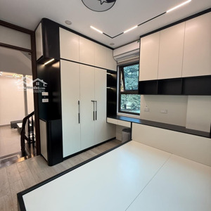 hà đông- bán nhà lô góc văn quán - 10,x tỷ - ô tô vào nhà - 3 mặt thoáng vĩnh viễn