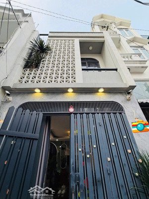 nhà sổ hồng riêng đầy đủ bán dt: 50m2 đường số 13 linh chiểu thủ đức