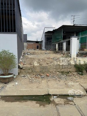 bán đất tđc bàu gáo thị trấn diên khánh
- diện tích : 113,9m2 ngang 5m nở hậu
 