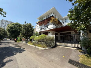 cho thuê biệt thự đơn lập nội khu mỹ gia 2, phú mỹ hưng, thiết kế đẹp, cạnh công viên và trường học