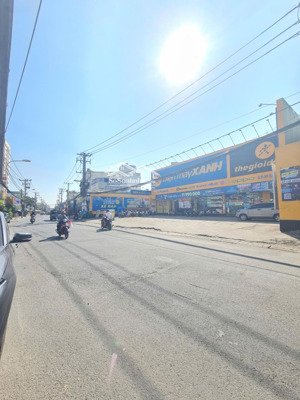 chỉ 70 triệu/m2 nhà 2 mặt tiền quốc lộ 13-đs 7, hiệp bình chánh. dt: 16 x 42m (670m2). xd: h + 5t