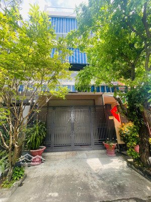 nhà 3 tầng nằm ngay mt nguyễn lai- đối lưng nguyễn hữu thọ - đà nẵng.