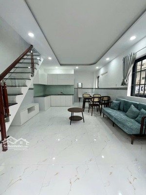 nhà 2 tầng mới_ 5 tỷ _ngang 4.5m_ 2 mặt thoáng_hxh trương văn thành q9