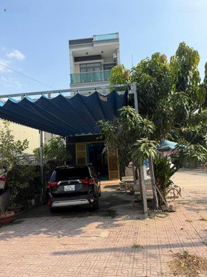 bán nhà 3 tầng mặt tiền kinh doanh giá chỉ 8,999 tỷ