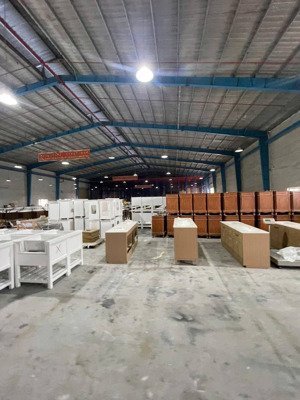 cho thuê xưởng (2800m-170tr) -nền epoxy - pccc tự động - trạm điện - xe cont