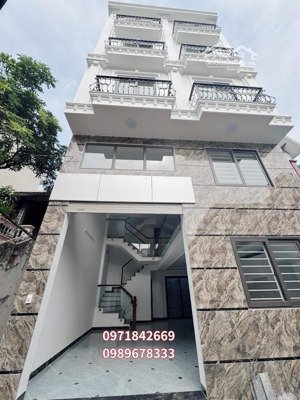 nhà đẹp ngay sát kđt pháp vân, trần thủ độ, 1 căn villa thu nhỏ, 60m2, 5 tầng xây mới giá nhỉnh 8