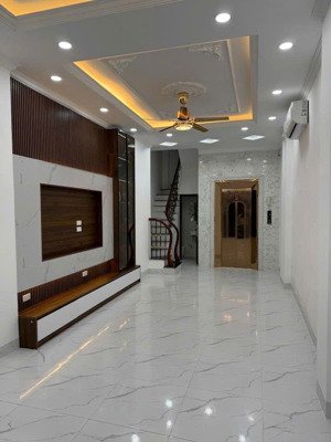 siêu phẩm tôn đức thắng xã đàn - thang máy -sân vườn bbq - full nội thất