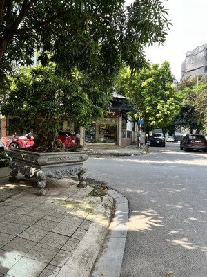 chính chủ thiện trí muốn bán bt lô góc kđt văn khê dt 181m