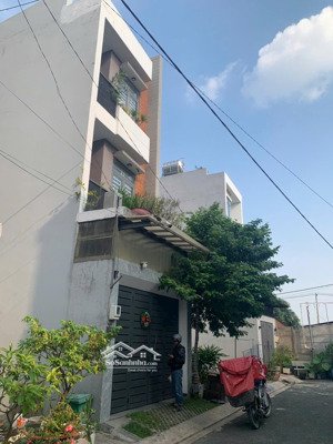 mình chính chủ cần ra gấp lô đất đẹp linh xuân, giá thu về 4 tỉ. hẻm 226 đường số 8 linh xuân.