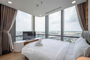 chính chủ cần bán căn hộ penhouse ,q.11, 167m2, 5pn, 4wc , giá 8.35 tỷ , sổ hồng , lh 