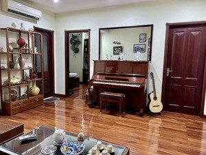 bán căn hộ chung cư 195 đội cấn, 3n, 2vs, 82m, căn góc, mặt phố đội cấn