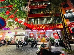 siêu hiếm! mặt bằng mặt phố vũ phạm hàm dt 150m2 x 5 tầng mt 6m. có sân vườn. thoáng 2 mặt