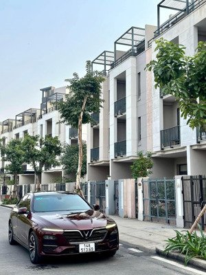 cần bán nhà liền kề lotus residence hùng thắng, tp hạ long