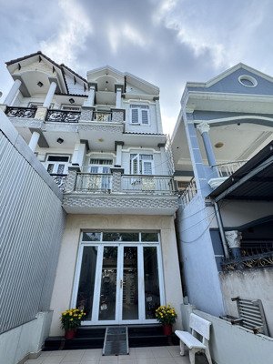 chính chủ bán nhà mặt tiền huỳnh tấn phát nhà bè kinh doanh tốt