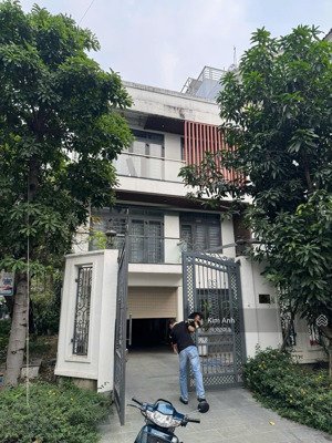 căn góc 2 mặt tiền duy nhất bề ngang 7m , đường 25 khu bên sông, cạnh gigamall phạm văn đồng.