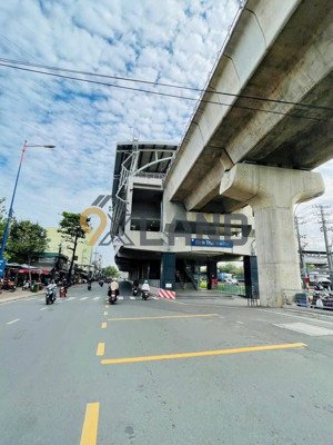 chỉ 50tr/m2 siêu phẩm đất lớn,vị trí đắc địa- tiếp giáp liền kề vành đai 3 đang thi công.dt 1.186m2