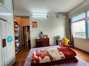 bán nhà mặt phố đê la thành, ba đình, 90m2 x 9 tầng mặt tiền 4,2m, thang máy, 60 tỷ!