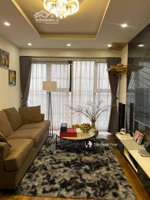 tôi chính chủ bán gấp trong tháng căn hộ 2pn 77m2 giá 7 tỷ có thương lượng sâu, lh 