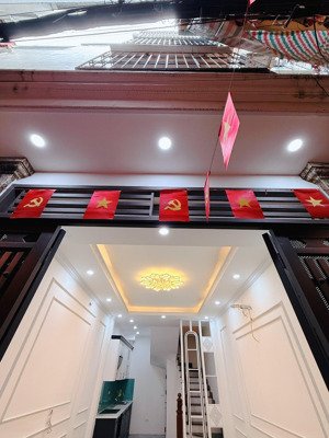 hiếm bán trần khát chân 30/33(t2) 5 3.33 8.5 tỷ hai bà trưng ngay ngã tư lò đúc - lh: 