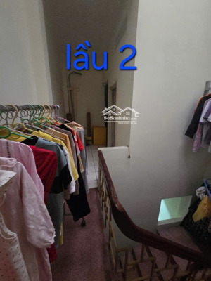 vị trí nhà nằm ở hẻm 207, gần ngã tư lê hồng phong và 3/2, cách mặt tiền chỉ vài căn nhà.