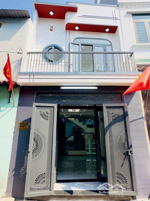 . nhà mặt tiền kinh doanh ht17 2 tầng đẹp nở hậu tài lộc