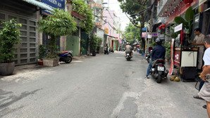 876/ cmt8 tân bình hẻm 5m 2 tầng, sổ hồng, giá 2 tỷ, 2x6m. hẻm trước nhà 5m, oto đỗ cửa