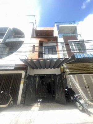 bán nhà 3 tầng mới tinh, trung tâm hải châu. sát lê thanh nghị, tố hữu, đà nẵng