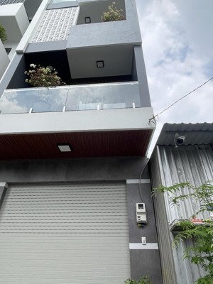 tân phú mặt tiền xe hơi ngủ trong nhà