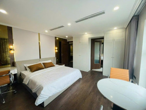 bán căn góc 2pn 2vs 2 ban công. dt 74,7m2 view starlake, hồ tây. full đồ. sẵn sổ