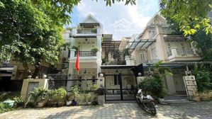 394tr/m biệt thự ciputra-quá hiếm trong khu- 180m2x4 tầng - phố tây ở hàng xóm quan chức 