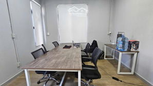 cho thuê sàn vp 50m2 mặt tiền bát nàn chỉ 12.9tr/th - sẵn 1 số nội thất vp bàn ghế và tủ hồ sơ