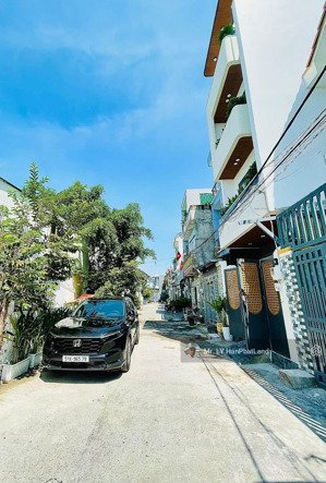 4x13m xây 2 lầu gần sông sg mát mẻ quanh năm.