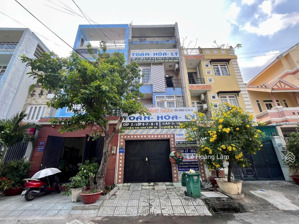 rẻ nhất khu vực đường bình lợi. nhà 4 tầng view công viên, cn 100m2 vuông vức, xe hơi vào nhà