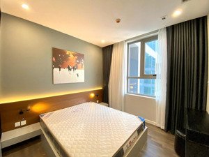 tôi chính chủ cần bán 3pn kosmo tây hồ 95m2 view đẹp đông nam.