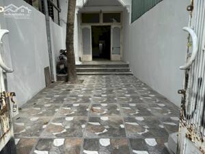 Cho thuê nhà cấp 4 Hẻm 92 đường số 2 - Trường Thọ Thủ Đức. DT 83m2 Gồm 1pn1wc + Sân Giá 7.5tr Chốt.