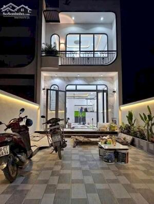 SIÊU PHẨM NHÀ LẦU SÁT MẶT TIỀN ĐƯỜNG LỚN DT 768