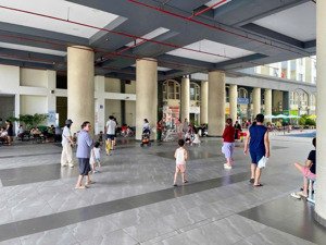 cần cho thuê căn 2pn có 2 máy lạnh+rèm giá 7tr/th dream home palace q8