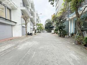 CHỦ NGỘP - Giảm sốc 113m2 nở hậu Trâu Quỳ - Đối diện Metropolitan - Sổ đỏ sẵn công chứng