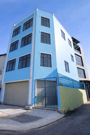 chủ gửi cho thuê nhà góc 2 mặt tiền 220 nguyễn thị định quận 2 ngang 8.5m vạt góc giá thương lượng