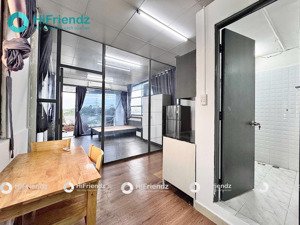 một phòng ngủ full nội thất có ban công tại trung tâm bình thạnh