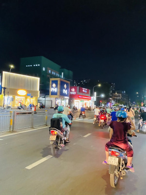 cần bán gấp nhà mặt tiền 470 lũy bán bích, tân phú với giá tương đương giá đất công bố của nhà nước