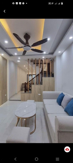 chủ thở ô xy cần nhượng lại gấp căn nhà đẹp ở ngay ngã tư nhổn.
- diện tích 45m - 4tầng .
- ngõ thô