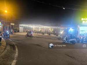 mặt tiền chợ kiến thiết 180m² đường 10m kinh doanh chỉ 18 tỷ