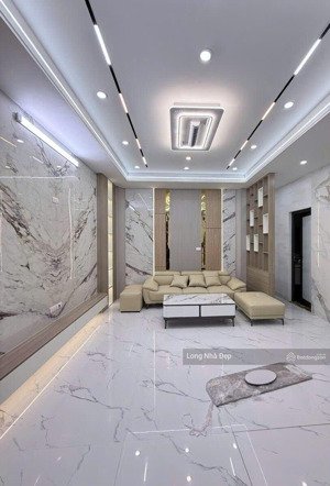 hàng nóng ! nhà nguyễn chí thanh, ngõ thoáng bagac, thông tứ tung, ô tô đón 2 phút, ở ngay 42m2 x5t