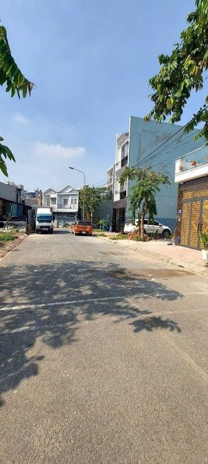 giá đường.số 2 tái định cư đồng chàm, gần trường học cấp 1,2 đông hòa
- dt : 93m, ngang 5,5m, thổ