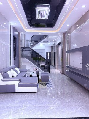 bán nhà shr phun nội thất gần ttyte dts 180m2