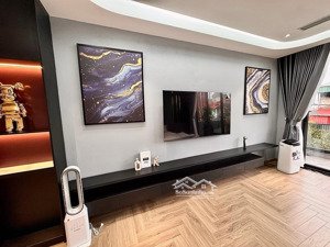 siêu phẩm long biên - ngõ thông oto - cách hồ 1 sải chân - giá đầu tư có 102