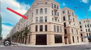 chính chủ bán cắt lỗ hơn 4 tỷ shophouse 90m vinhomes cổ loa